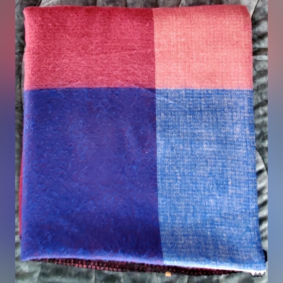 Eddie Bauer Burgundy Rose Blue and Cream Colorblock Wrap Poncho - Picture 6 of 6